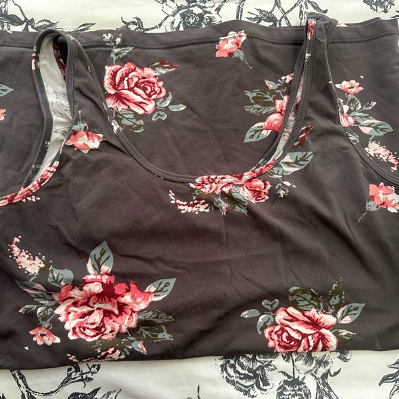 Maurice’s Floral Tank Top - Picture 3 of 4